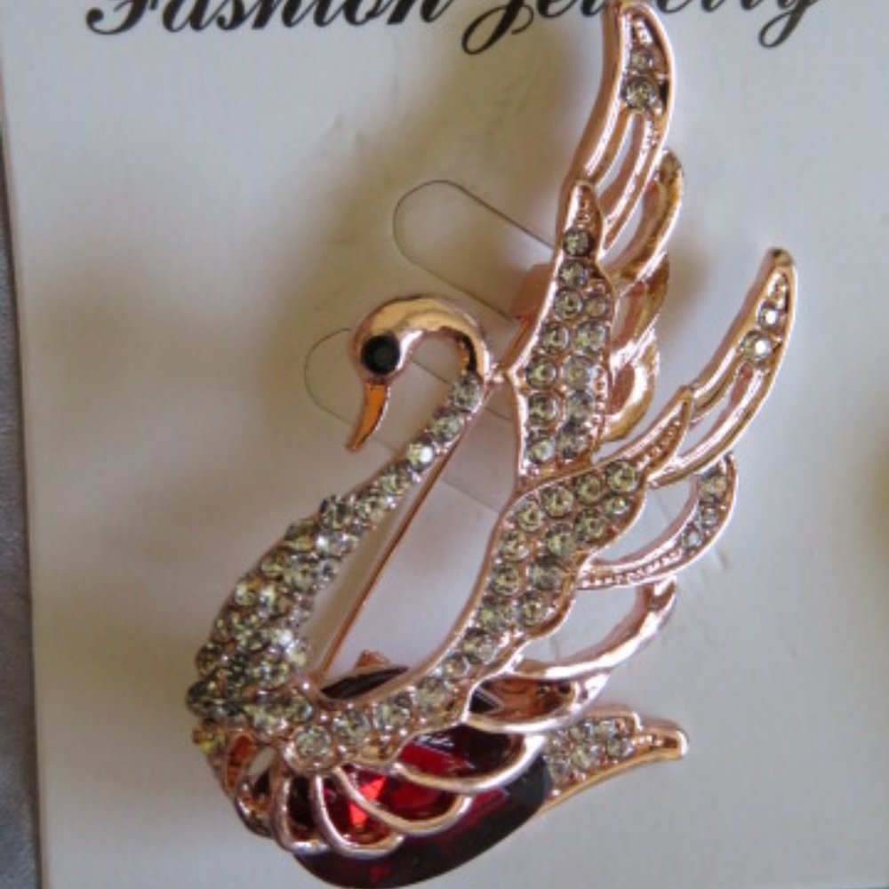 nwt Graceful SWAN Brooch Crystals & Faux Red Stone 2" (K308)